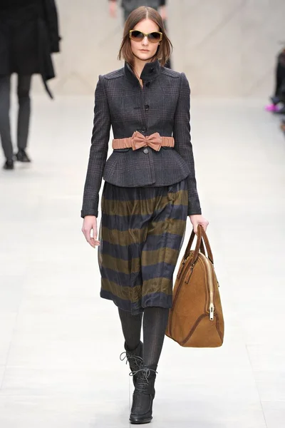 Look 13